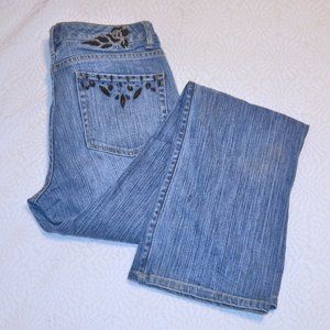 White House Black Market Blanc Rhinestone Jeans